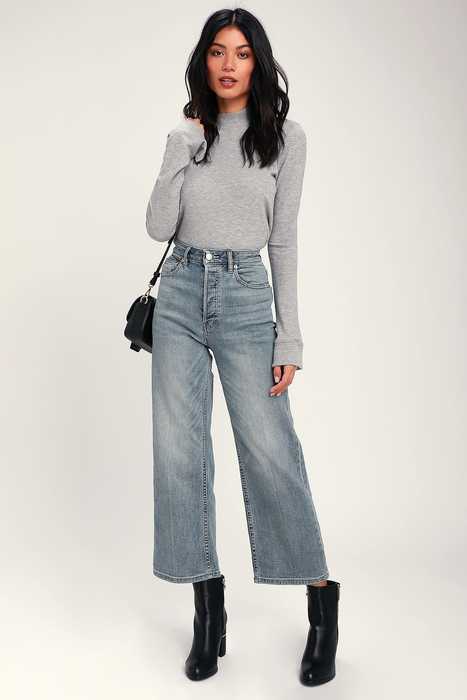 high waisted mom jeans outfit